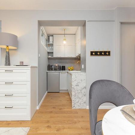 City Center Apartment Near The Vistula By Noclegi Renters Varşova Dış mekan fotoğraf