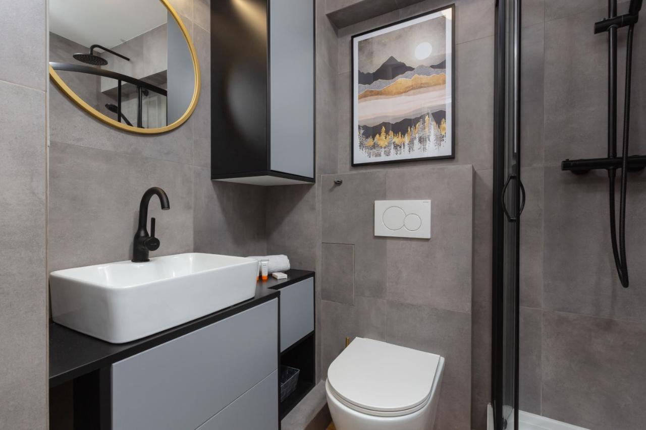 City Center Apartment Near The Vistula By Noclegi Renters Varşova Dış mekan fotoğraf