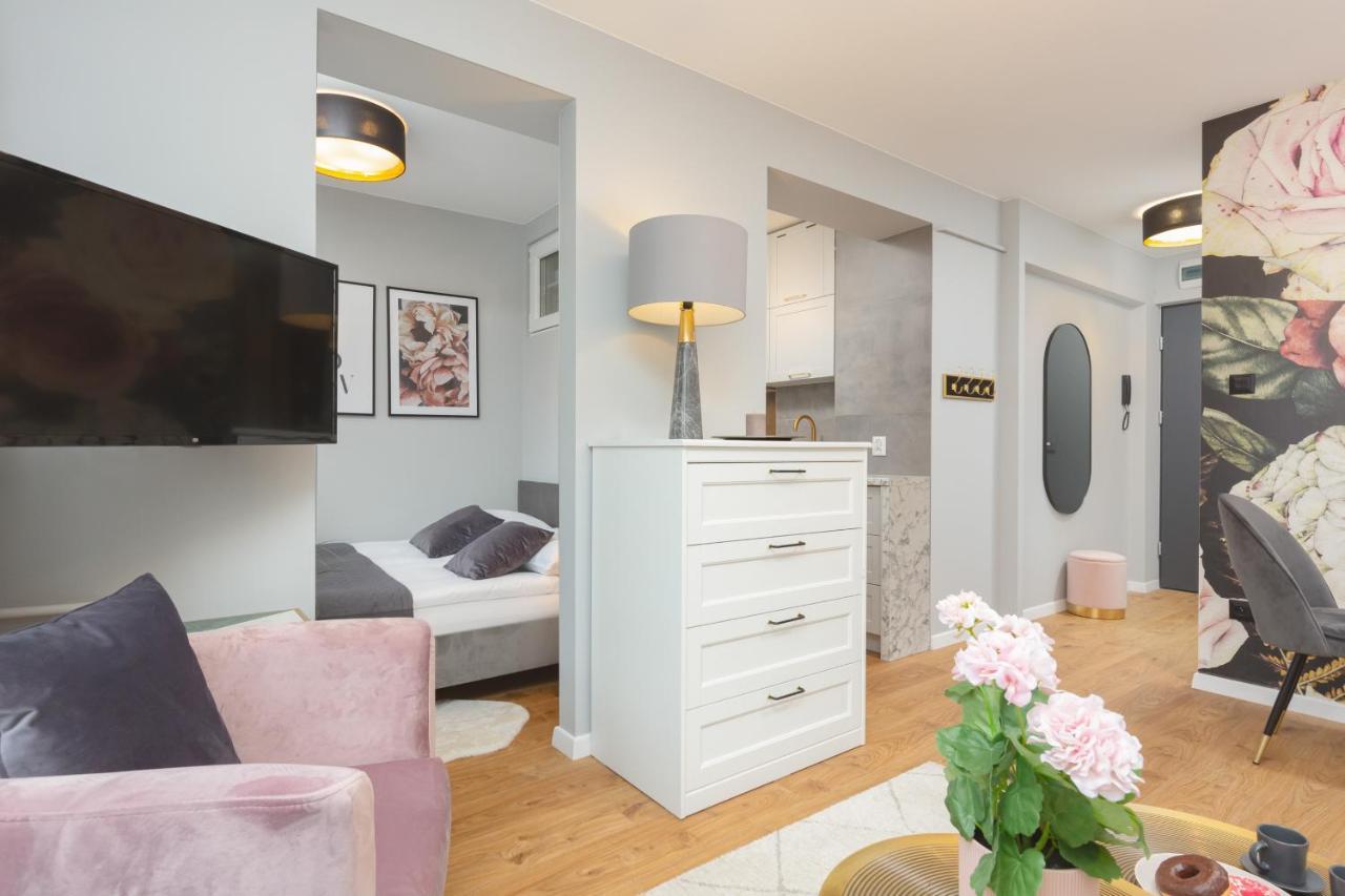 City Center Apartment Near The Vistula By Noclegi Renters Varşova Dış mekan fotoğraf