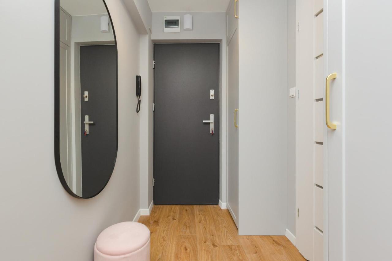 City Center Apartment Near The Vistula By Noclegi Renters Varşova Dış mekan fotoğraf