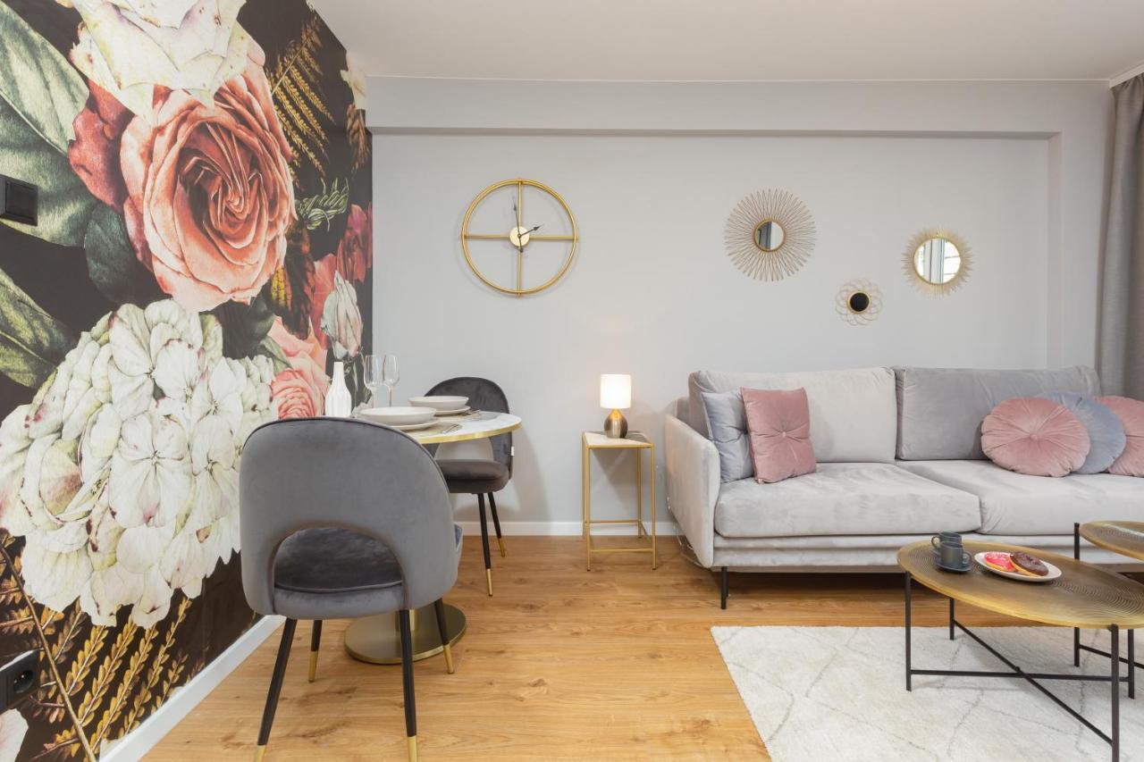 City Center Apartment Near The Vistula By Noclegi Renters Varşova Dış mekan fotoğraf
